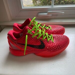 Nike Kobe reverse grinches